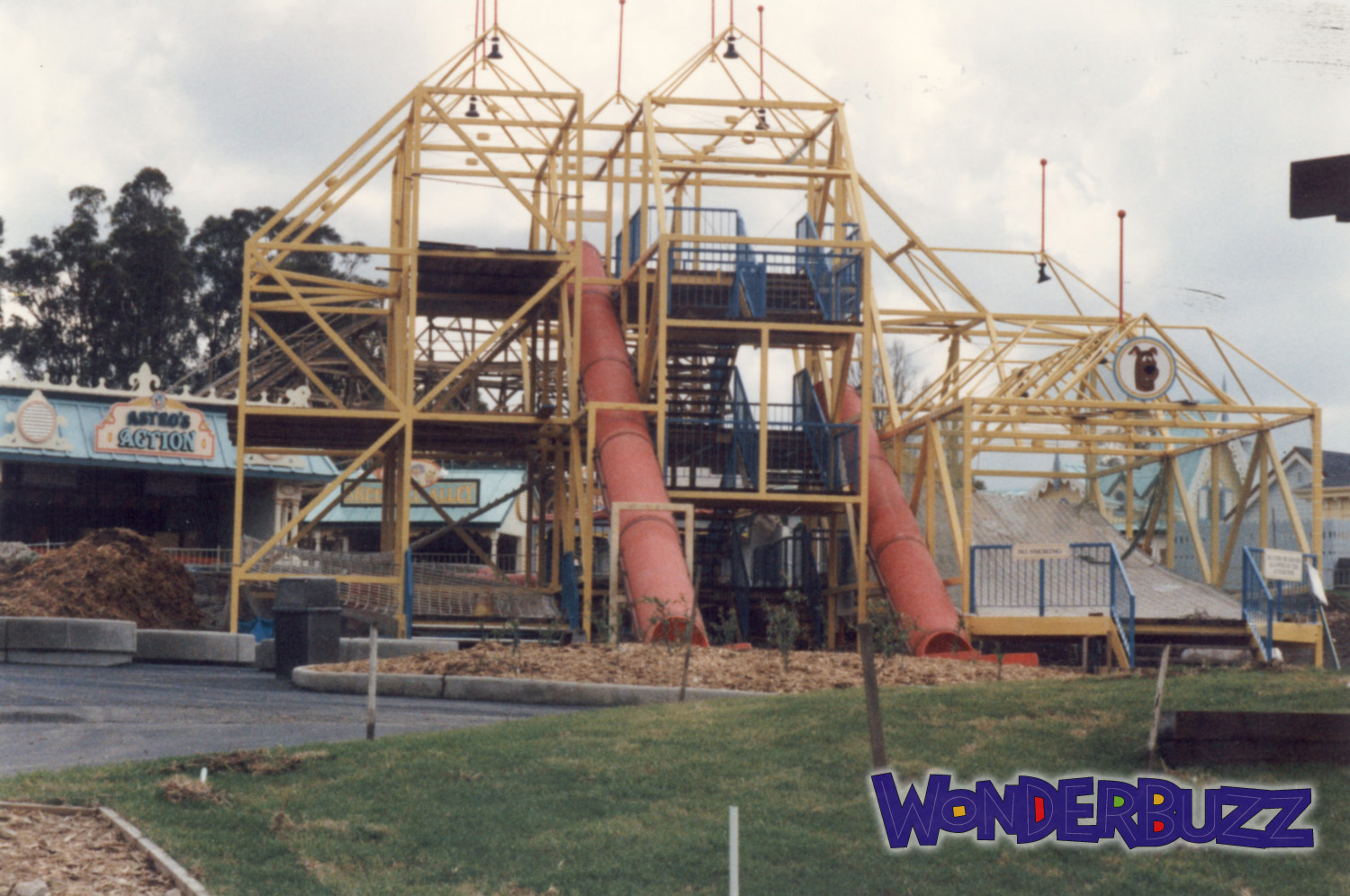 Hanna Barbera Land Construction — construction, September 1985 (11)