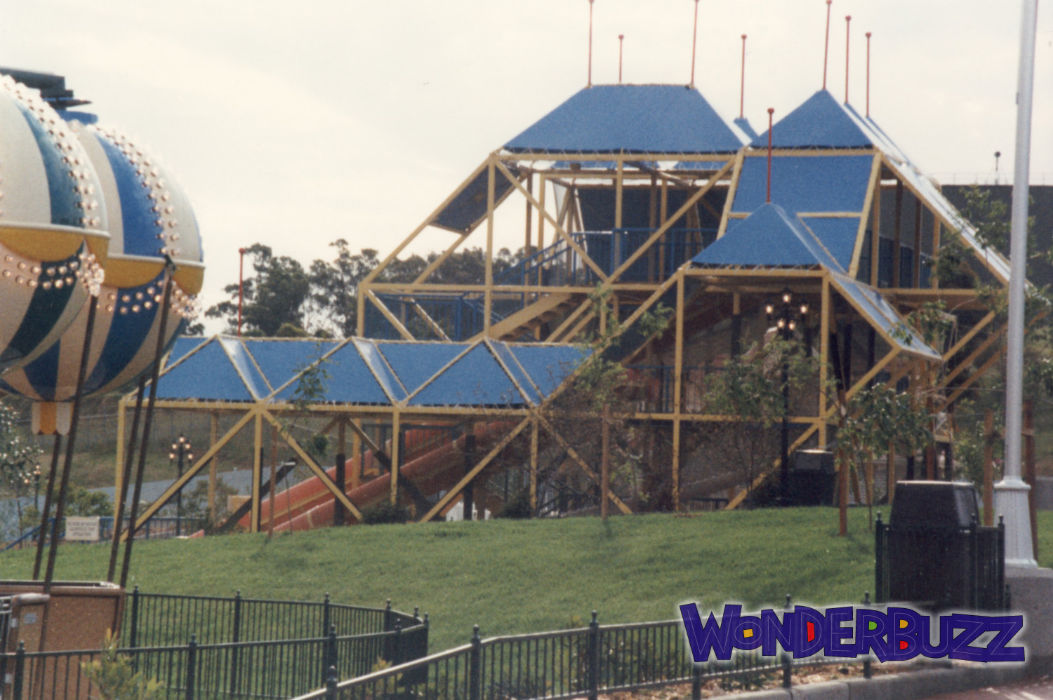 Hanna Barbera Land Construction — construction, November 1985 (16)